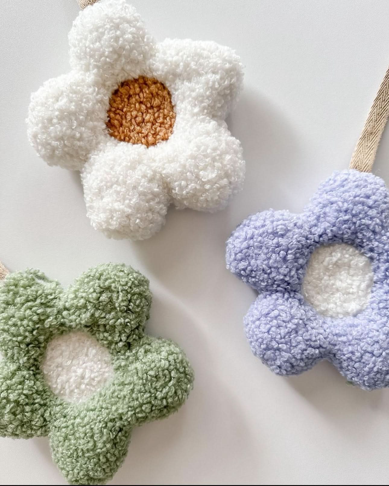 Mini Daisy Cushion