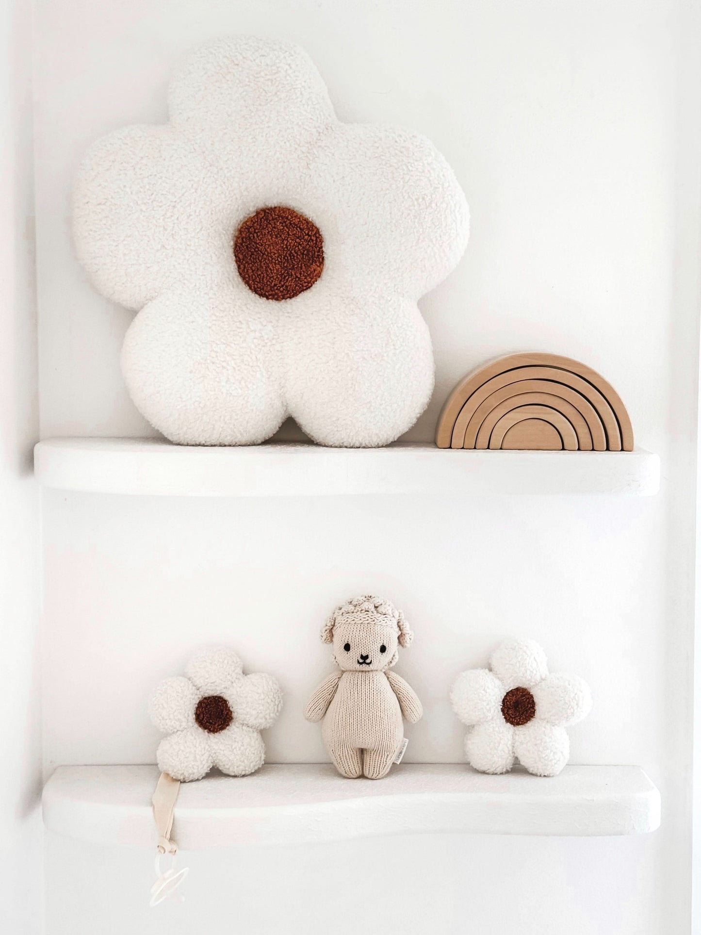Small Daisy Dummy Holder