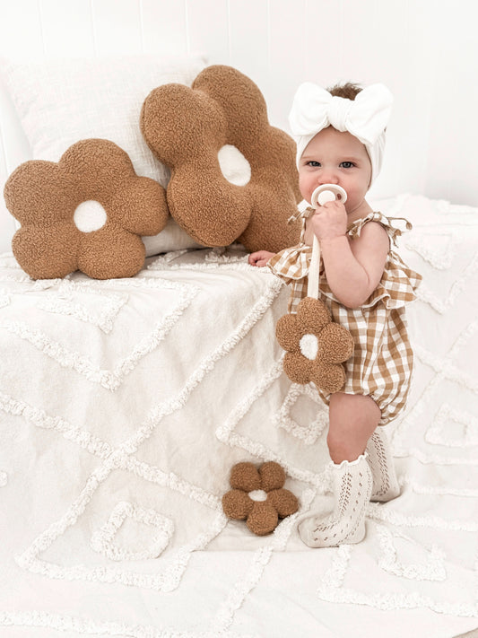 Small Daisy Dummy Holder