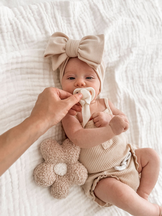 Mini Daisy Dummy Holder