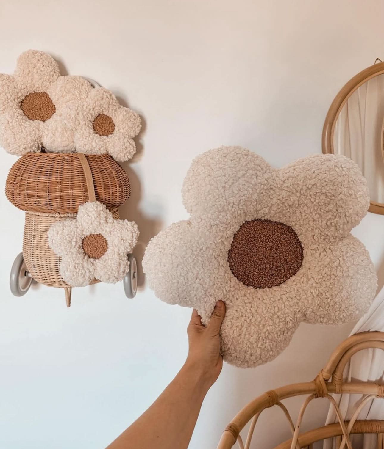 Medium Daisy Cushion