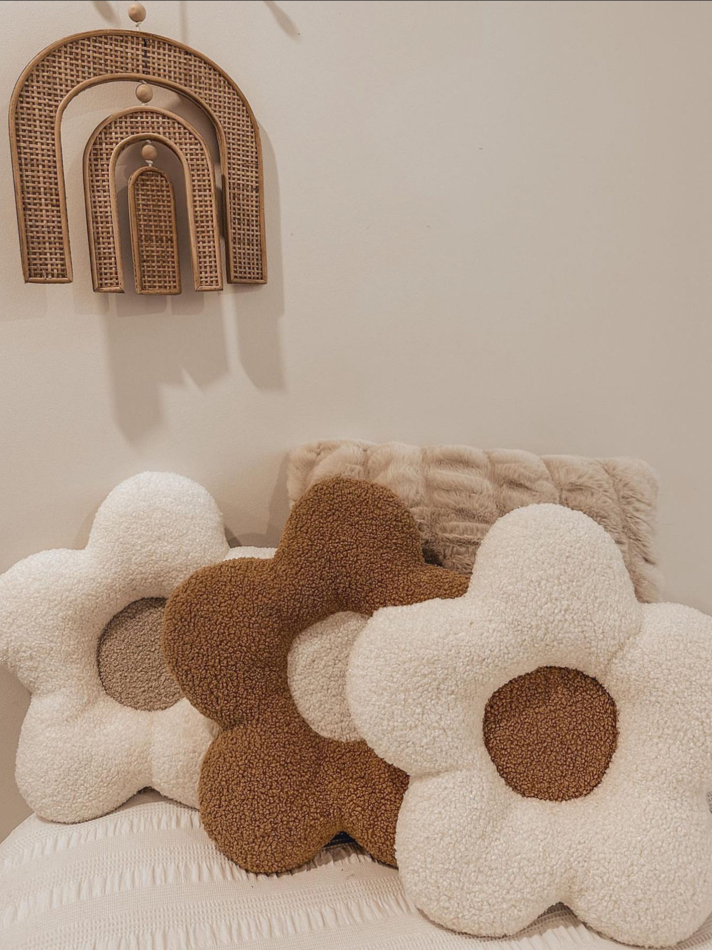 Medium Daisy Cushion