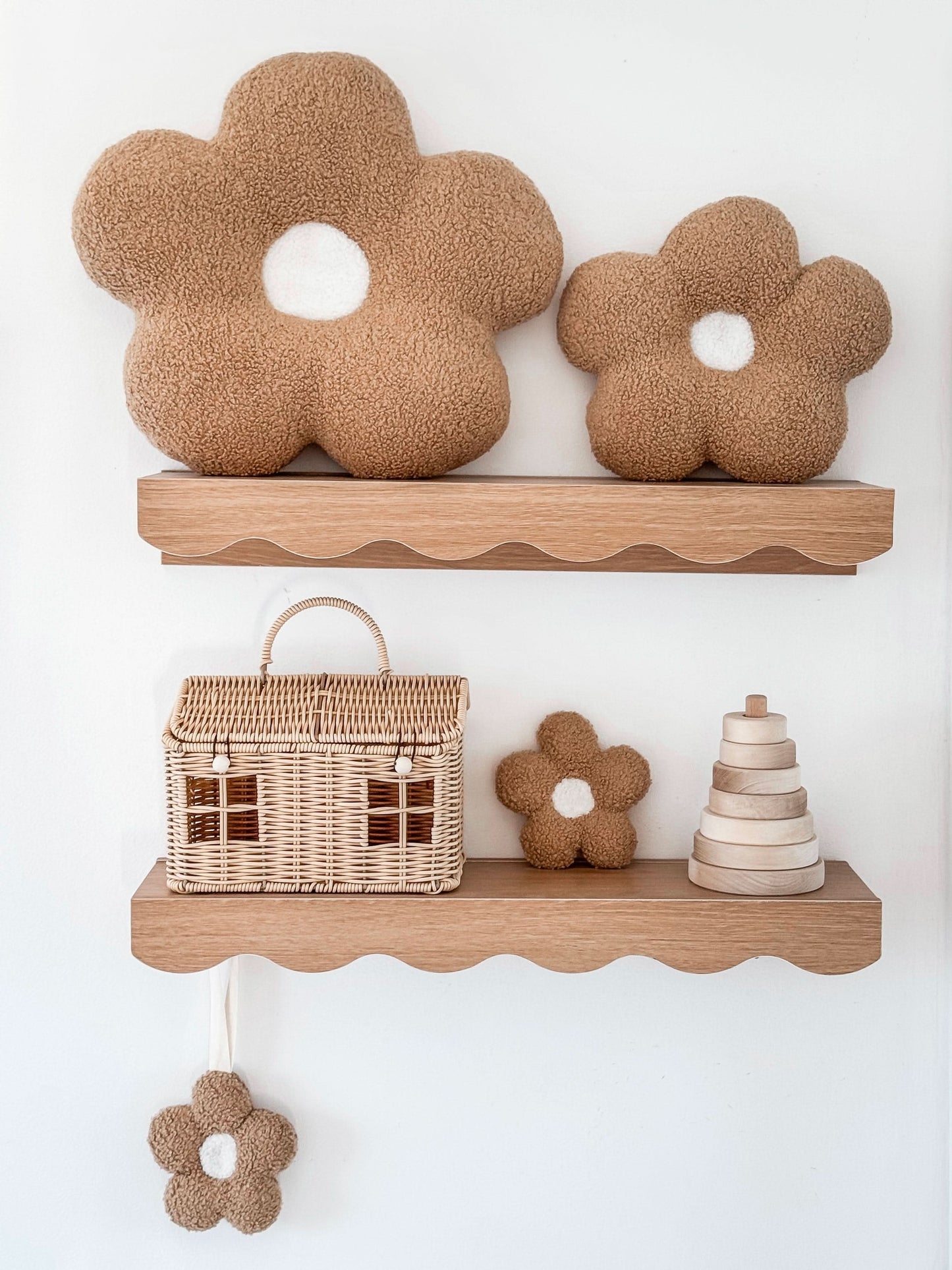 Small Daisy Dummy Holder