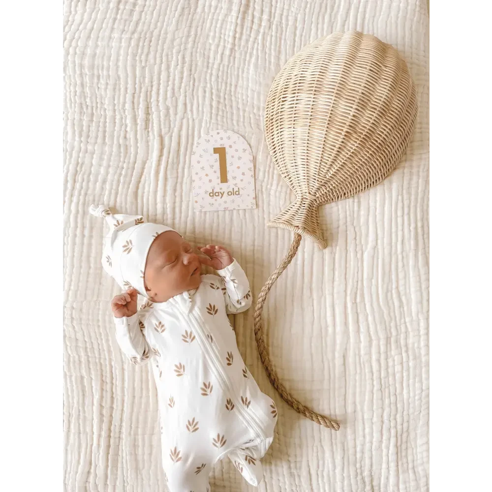 Baby Milestone Cards Broderie - Timber Tinkers