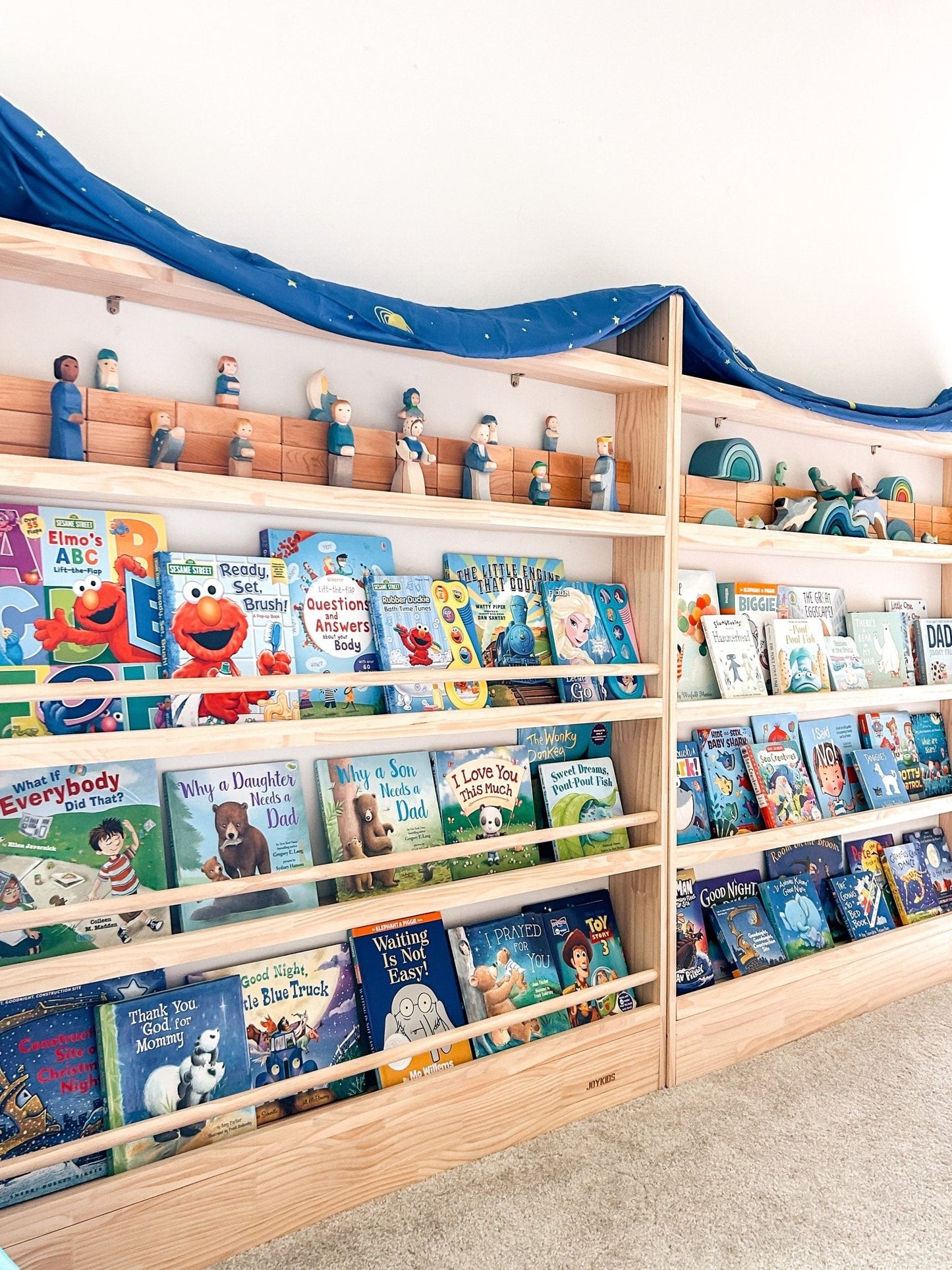 JOYKIDS Front Facing Bookshelf with 5 Tier - SolidWood