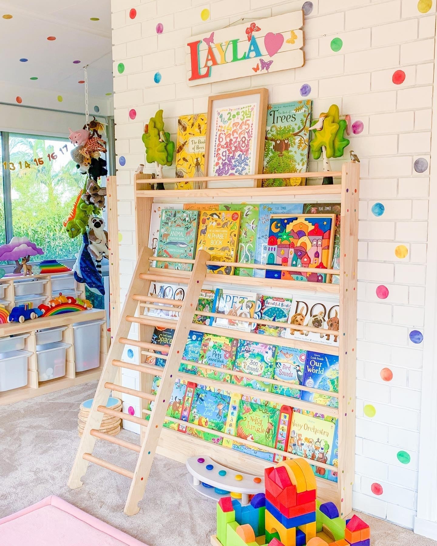 JOYKIDS Front Facing Bookshelf with 5 Tier - SolidWood