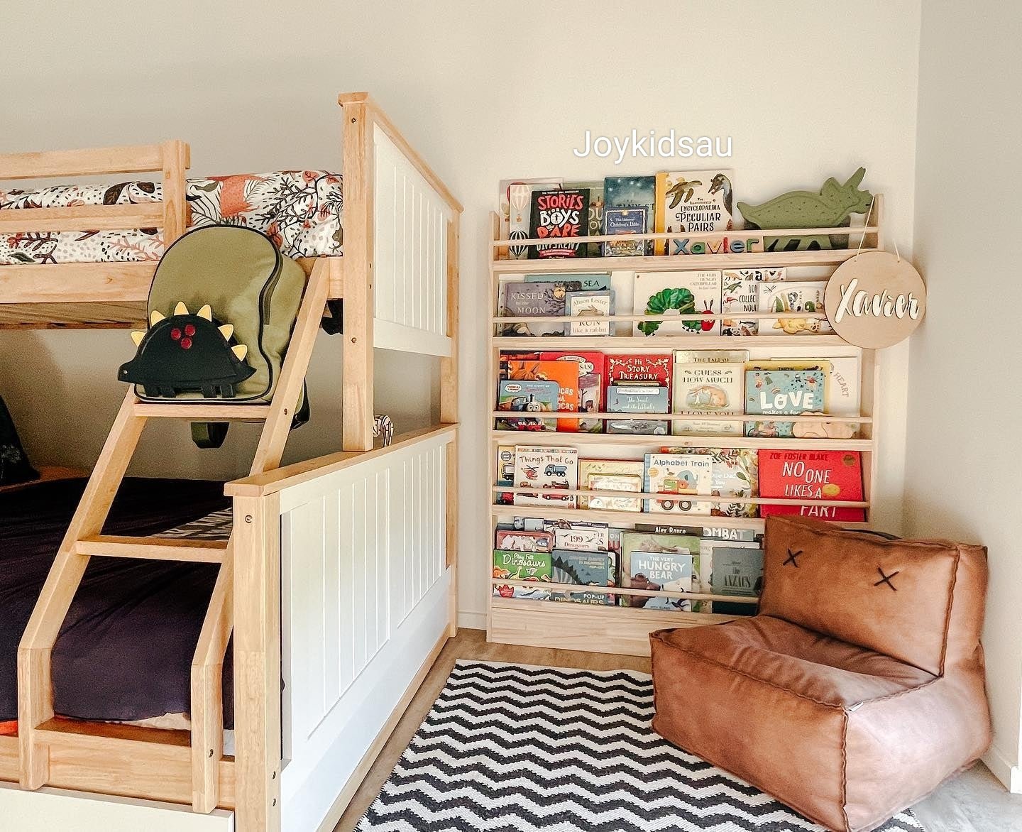 JOYKIDS Front Facing Bookshelf with 5 Tier - SolidWood