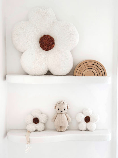 Small Daisy Dummy Holder
