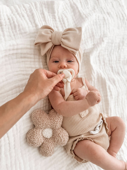 Mini Daisy Dummy Holder